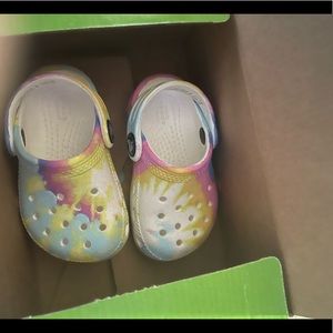 Baby multicolor crocs size 4c